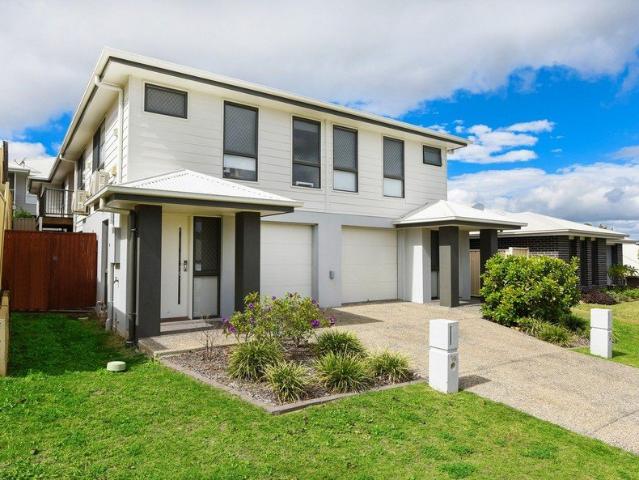 Modern Spacious Town House Glenvale