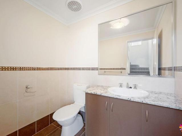 MODERN SPACIOUS TOWN HOUSE IN RIVERVALE