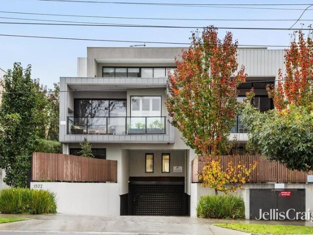 Modern, spacious townhouse in a prime location
