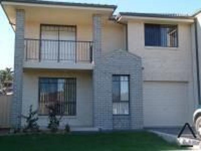 Modern & Spacious Townhouse in Prime Moorebank Location