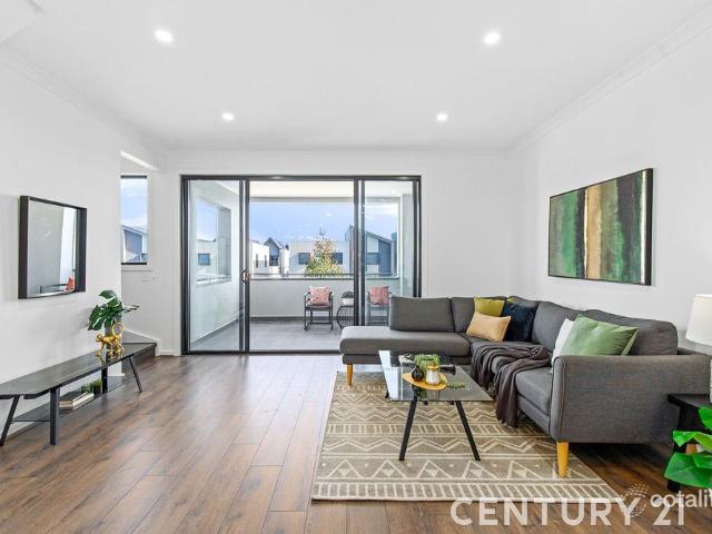 Modern & Spacious Townhouse in Prime Pakenham Location