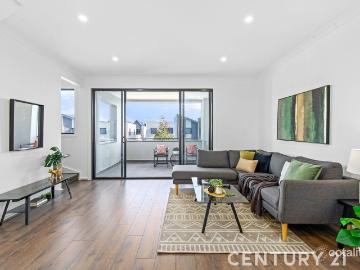 Modern & Spacious Townhouse in Prime Pakenham Location