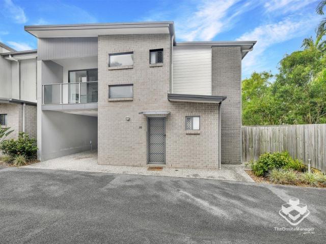 Modern & Spacious Townhouse with Balcony, Patio & Dual Parking