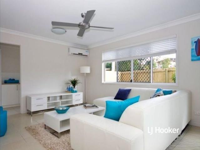 Modern & Spacious Three Bedroom Townhouse in Prime Location!