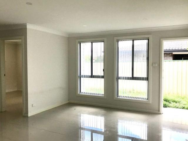 Modern & Spacious Two Bedroom Flat with Private Courtyard
