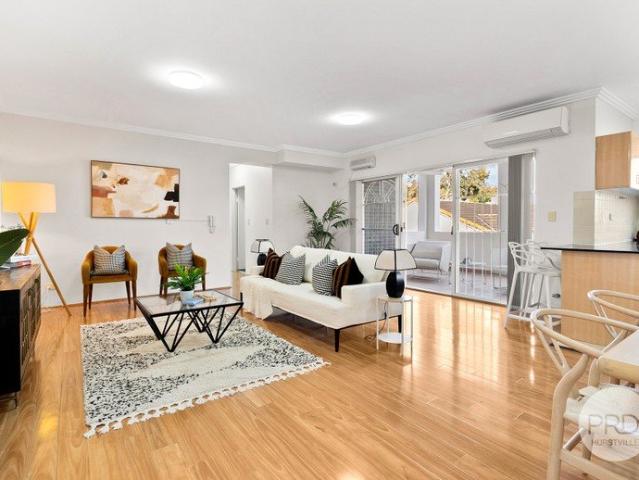 Modern & Spacious Unit in Convenient Location