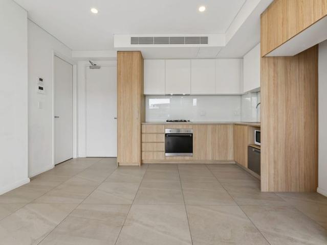 Modern Split Level Apartment in the Heart of Wolli Creek