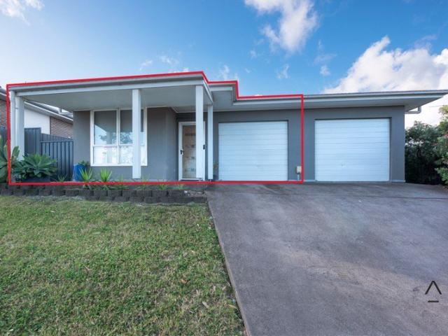 Modern Split Level Duplex in Convenient West Wallsend Location