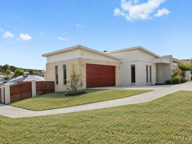 Modern Split Level Living in Prime Location!