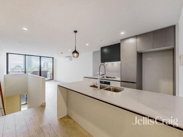Modern Split Level Living in Richmond's Sought After 'Dux' Building