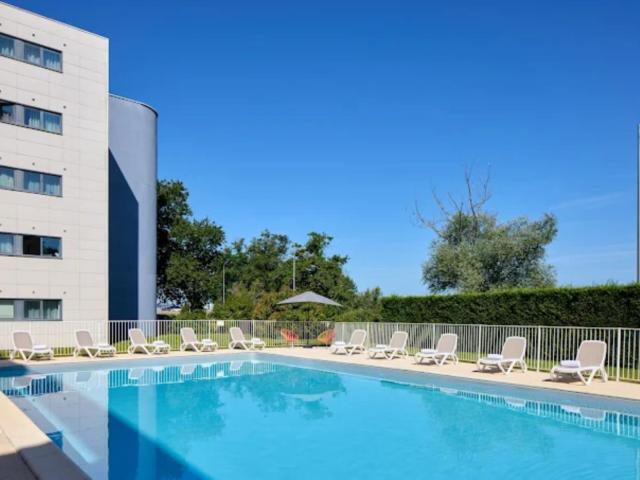 Modern studio near Bordeaux Airport