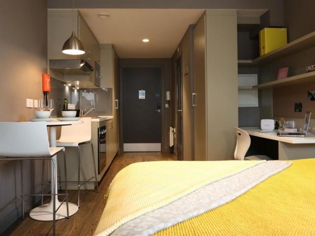 Modern Studio Available for Tenancy Takeover