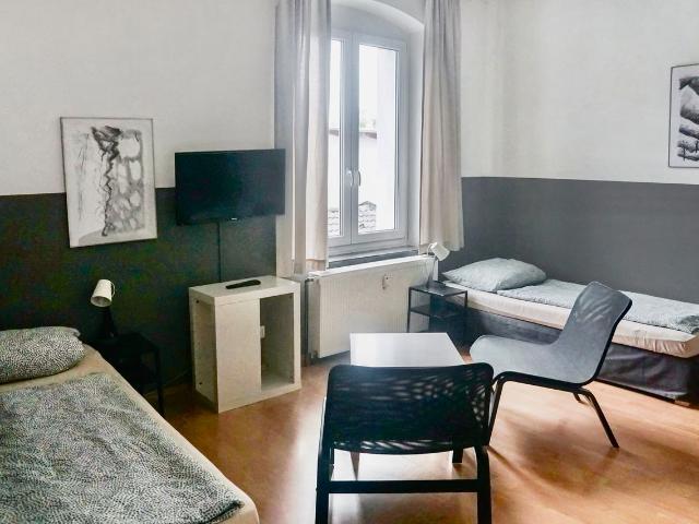 Modern Studio Apartment 37 m² Close to the City in Mülheim an der Ruhr – Fully Furnished, No Deposit, Cleaning Service, City Registration!, Mulheim an der Ruhr Amsterdam Apartments for Rent