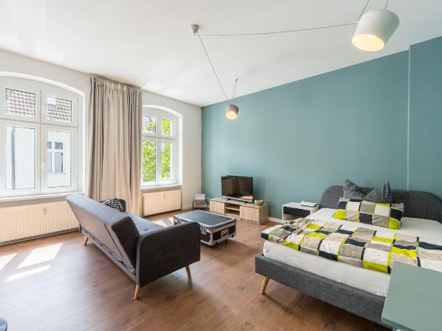 Modern Studio Apartment in Trendy Neukölln Berlin, Berlin Amsterdam Apartments for Rent