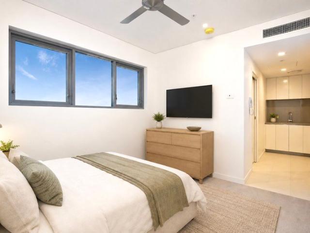Modern Studio Apartment in Vibrant Bowen Hills Convenient Location!
