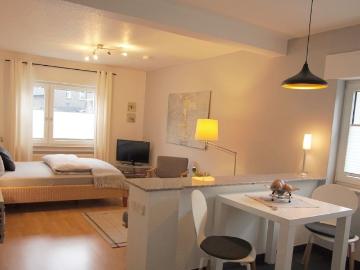 Modern Studio Apartment in Bochum Weitmar Mark – Ideal for 1 to 2 Guests, Bochum Amsterdam Apartments for Rent