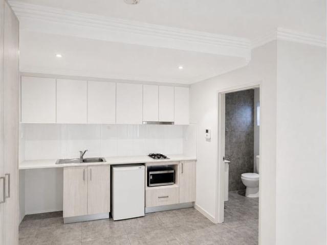 Modern Studio Apartment Located in the Heart of Beverly Hills!