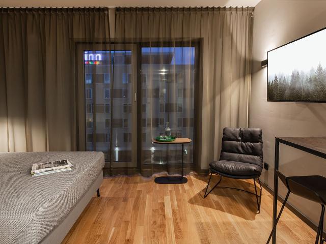 Modern Studio Apartment right at the Airport, Frankfurt Amsterdam Apartments for Rent