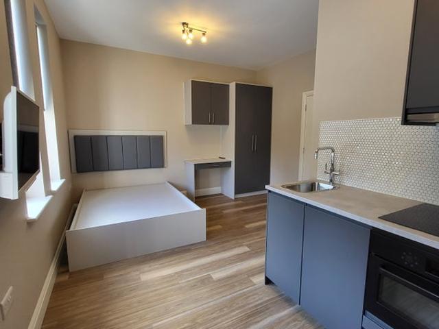 Modern Studio Epsom Bills Included
