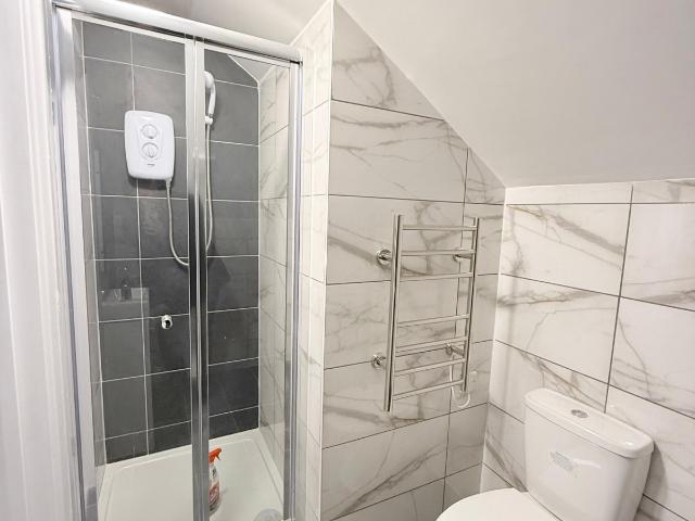 Modern Studio Flat to Rent on Lea Bridge Road, E5