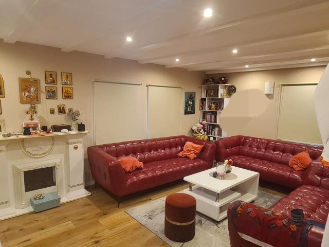 Modern studio in nice area