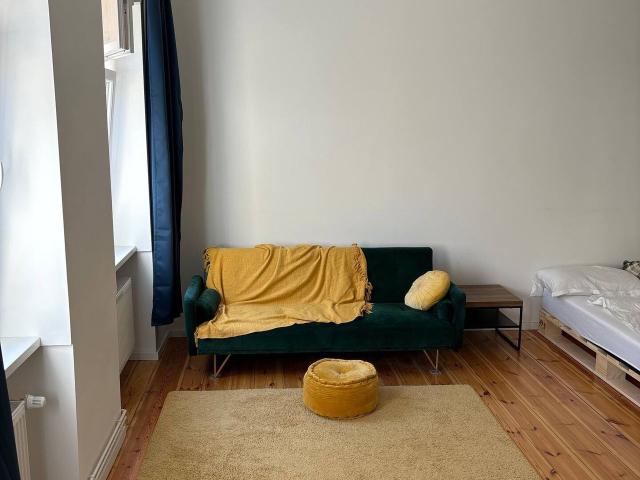 Modern Studio in central Berlin Wedding, Berlin Amsterdam Apartments for Rent