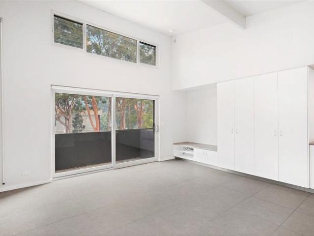 Modern Studio in Great Location