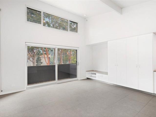 Modern Studio in Great Location