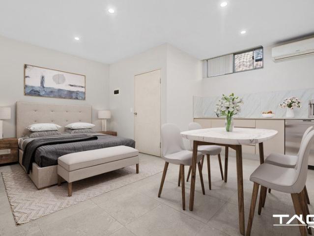 MODERN STUDIO LIVING WITH HOTEL STYLE COMFORT!
