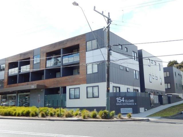 Modern Studio Living Moments from Deakin University and Wattle Park
