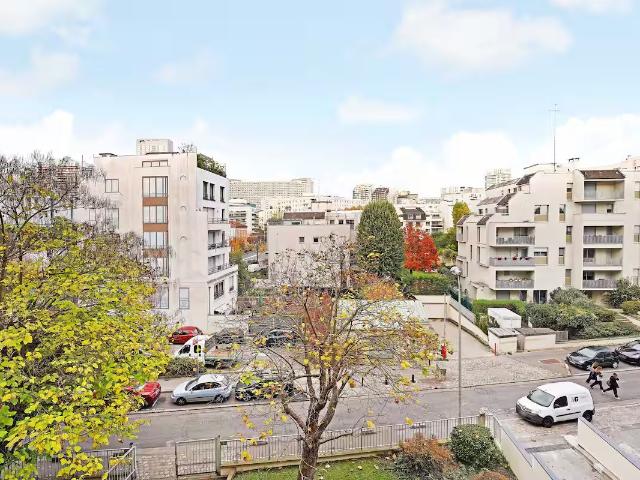 Modern studio Paris / La Defense
