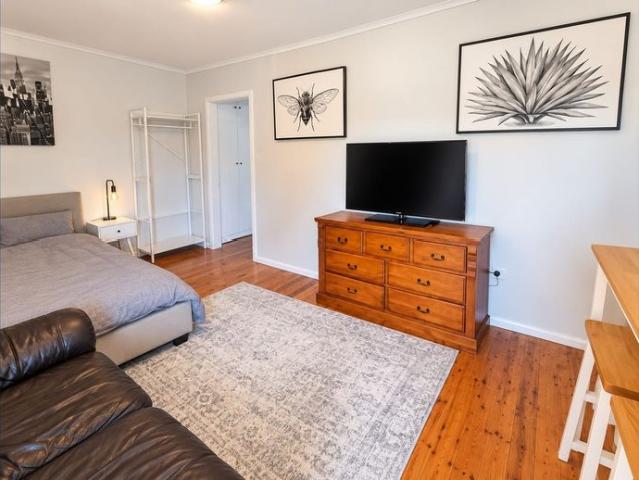 Modern Studio Prime Location in Gulgong