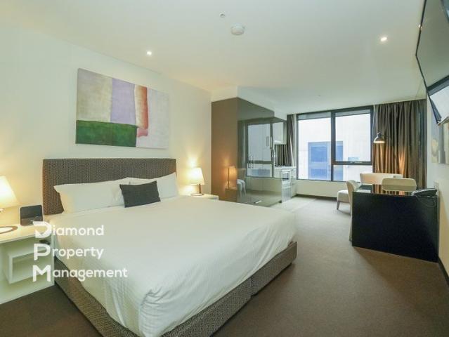 Modern Studio Service Apartment Next To Swinburne University
