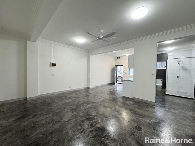 Modern Studio Unit in Central Mossman