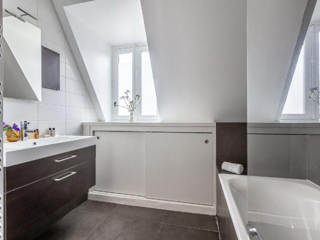 Modern Studio with AC near Champs Élysées
