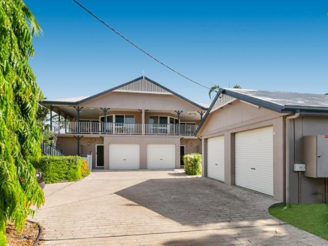Modern Stunning UnitConvenientSought after Location. Minutes to The Strand
