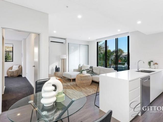 Modern Style & Central Convenience