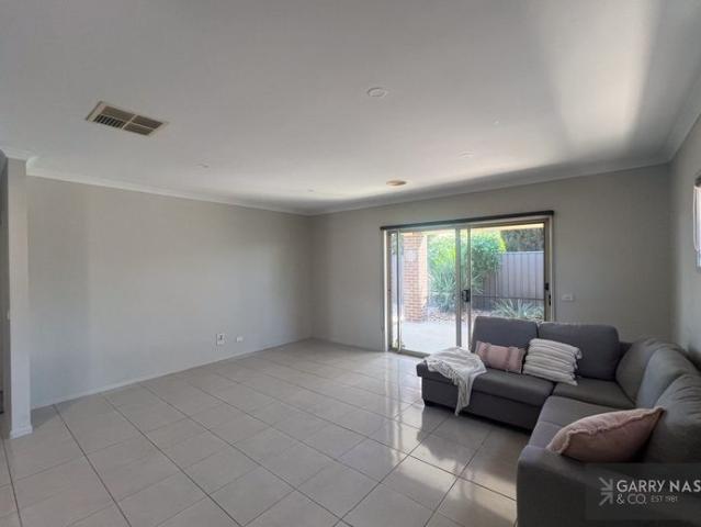 MODERN STYLE IN PEACEFUL LOCATION