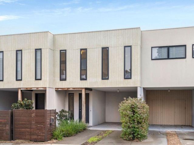 Modern Style in Valley Lake