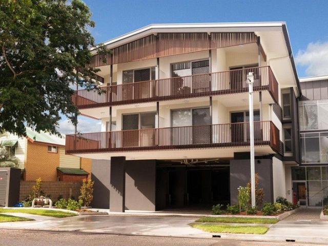 Modern Style Living, Conveniently Located!