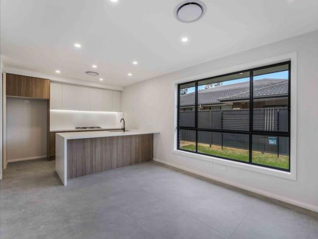 Modern & Stylish 4 Bedroom Home