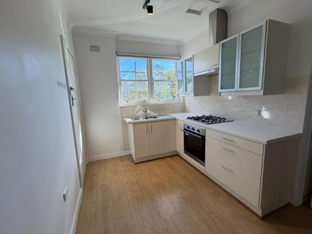 Modern & Stylish 2 Bedroom Unit in Convenient Black Forest Location Please apply via Tenantoptions.com.au