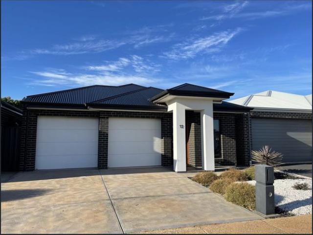 Modern & Stylish 3 Bedroom Home