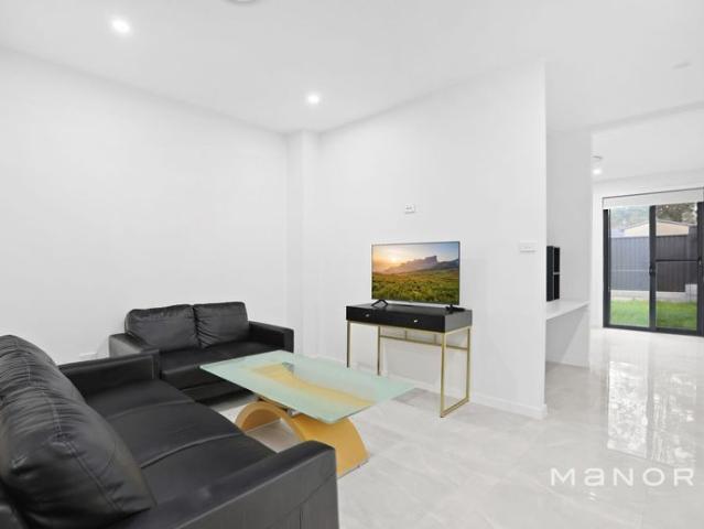 Modern & stylish townhouse