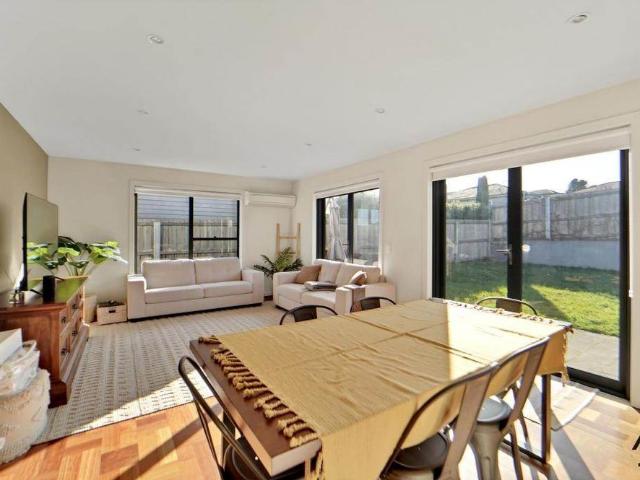 Modern & Stylish Two Bedroom Unit in Kings Meadows