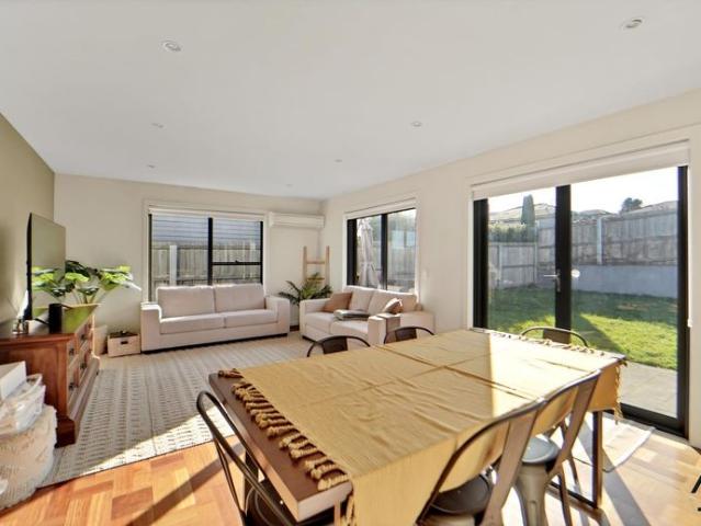 Modern & Stylish Two Bedroom Unit in Kings Meadows