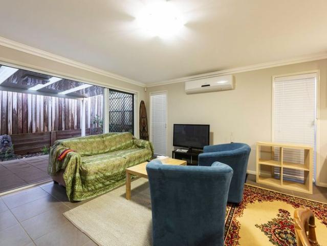 Modern, stylish unit Low maintenance & conveniently located!