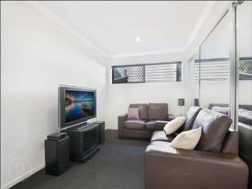 Modern, Stylish and Spacious Family Home