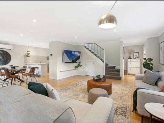 Modern, Stylish and Superbly Located