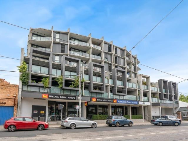 Modern, stylish, convenient apartment in Thornbury